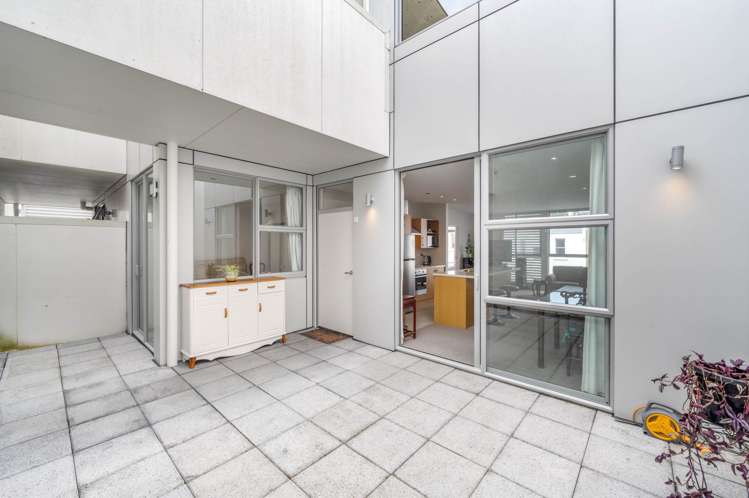 1G/1C Queen Mary Avenue Epsom_3
