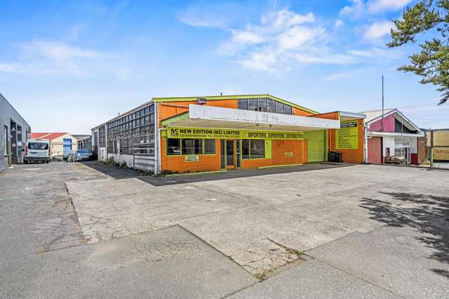 Freehold industrial 1,308sqm - Vacant possession