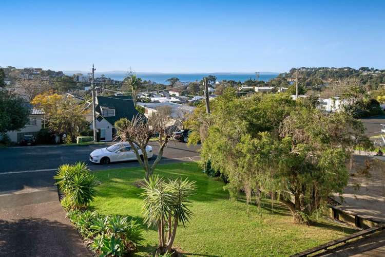 33 Surf Road Stanmore Bay_26