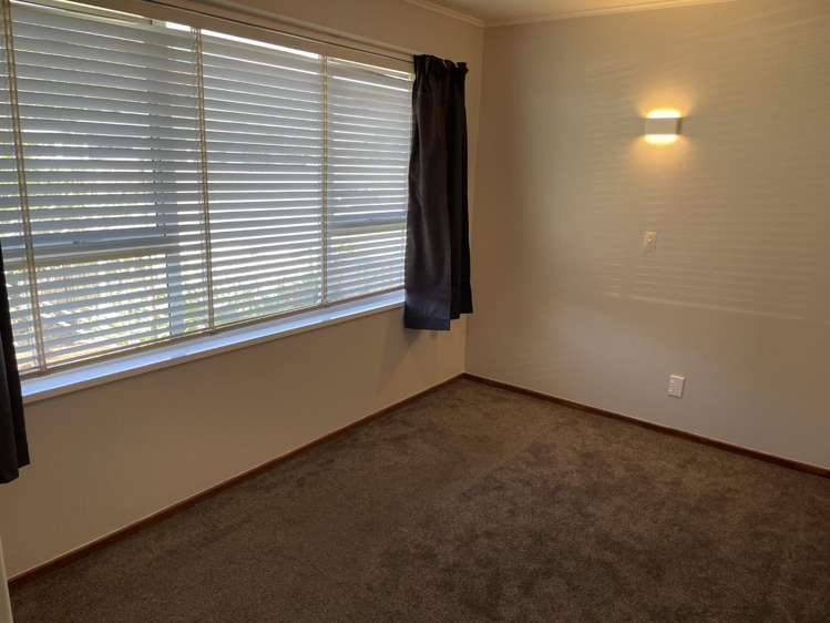 12 Freyberg Avenue 2110_11