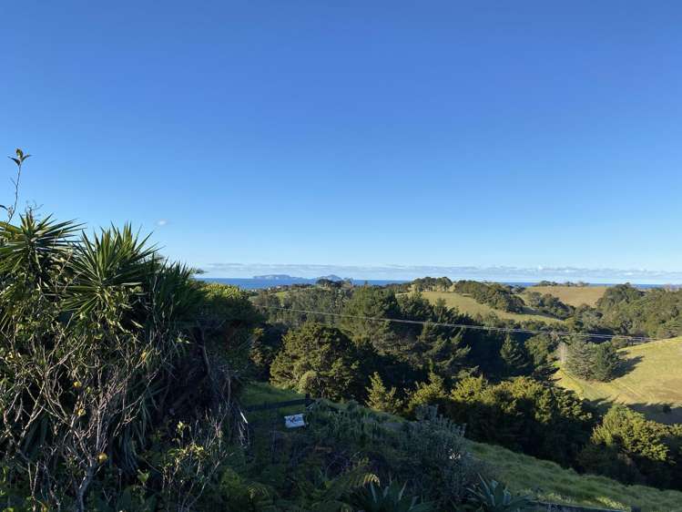 56 Walu Lane Matapouri_13