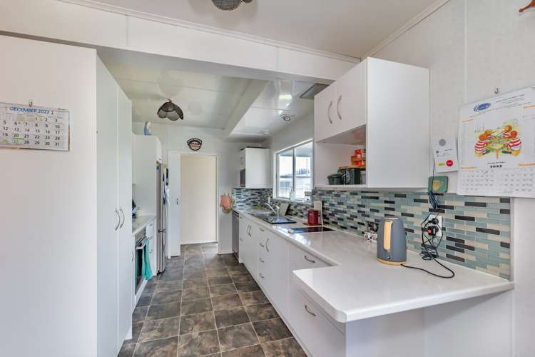 5 Ngatiawa Street Himatangi Beach_7