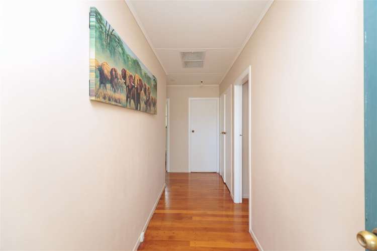 29 Kahikatea Grove Paparangi_11