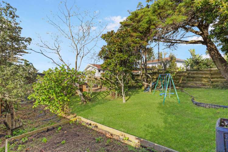 8 Holt Avenue Torbay_31