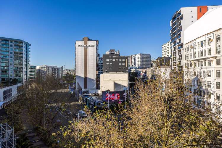 709/2 Beach Road Auckland Central_9