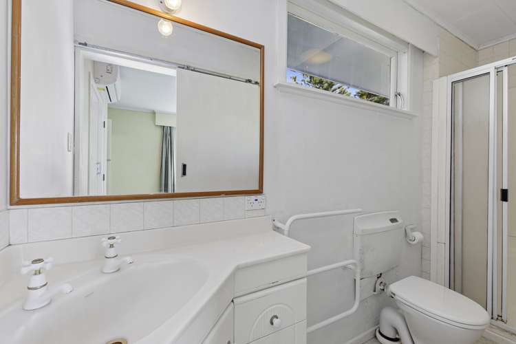 35 Dalton Grove Stokes Valley_13