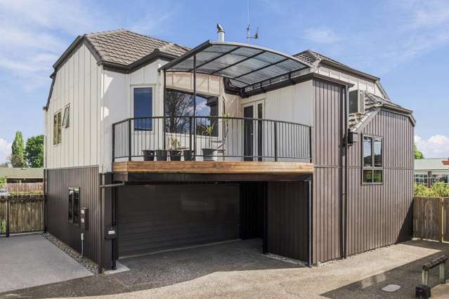 Town Centre - Living with Space & Style