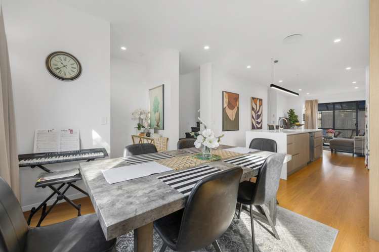 8 Whakaora Lane Flat Bush_10