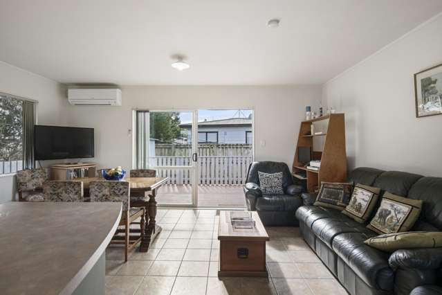 65a Cobham Crescent Kelston_4