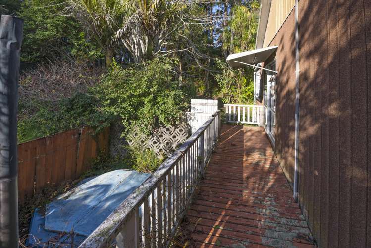 85 Scenic Drive Titirangi_17