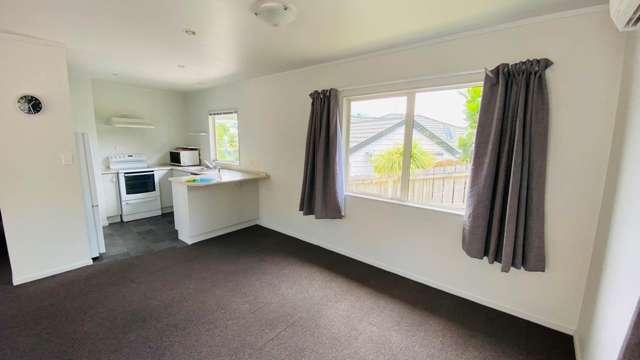 1/8 Knott Road Stanmore Bay_4