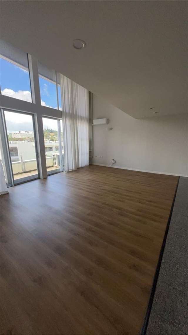 2F/1C Queen Mary Ave 1662_3