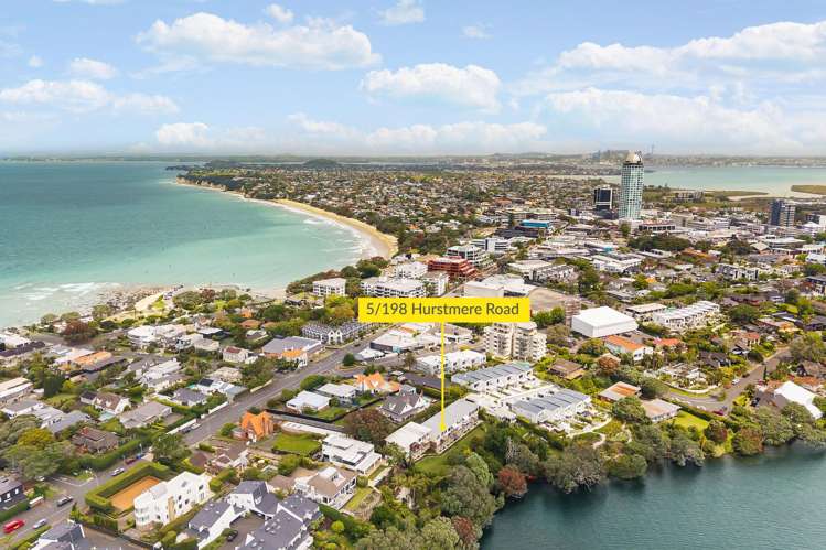 5/198 Hurstmere Road Takapuna_22