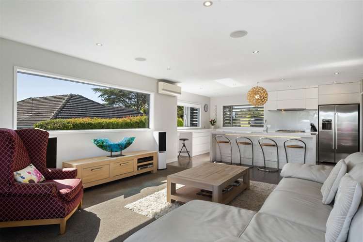 17 Mayfair Crescent Mairangi Bay_6