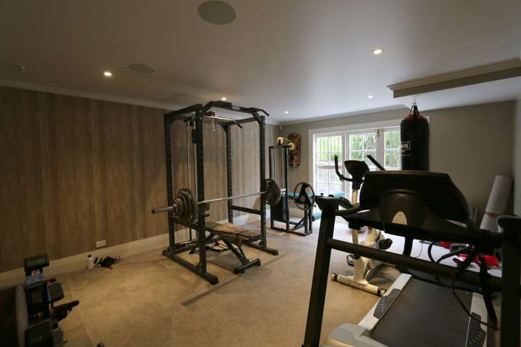 25 York Road Titirangi_17