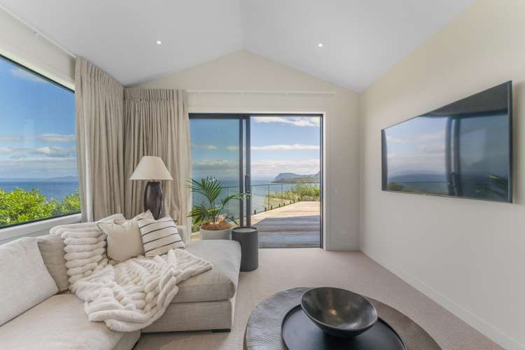 33 Whakamoenga Point Acacia Bay_8