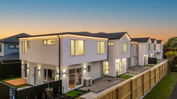 2/17 Muir Avenue Mangere Bridge_2