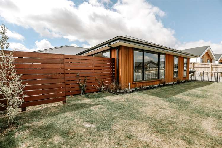 43 Katania Heights Brightwater_2