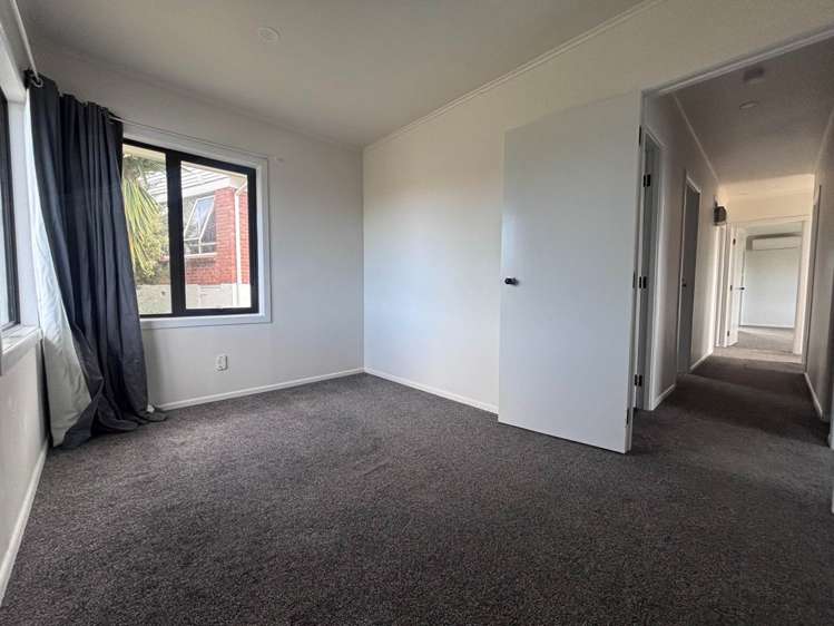 1 Ayrton Street Te Atatu South_10