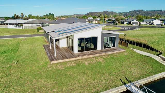 Canal Front on Kahu Crescent