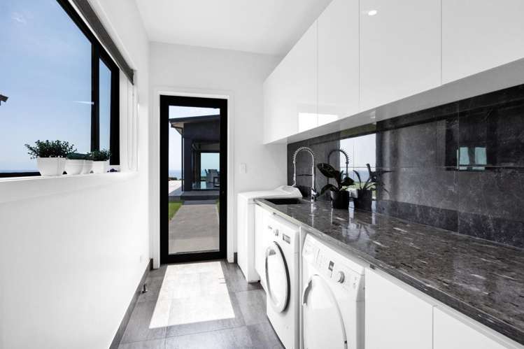 24 Washer Road Omata_19
