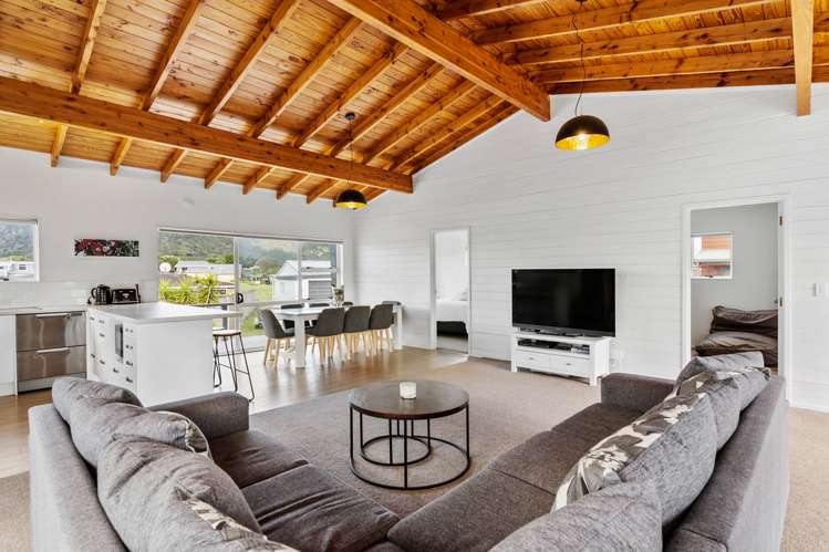 12a Braddock Grove Pauanui_9