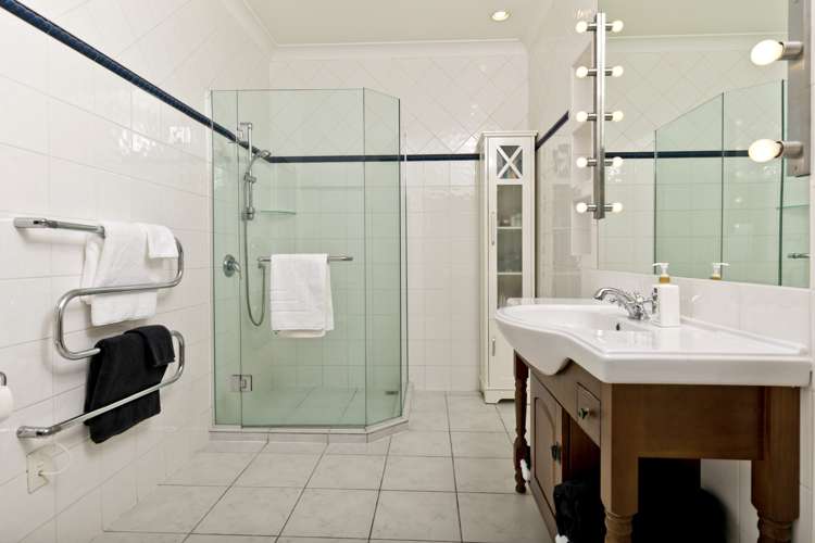 9 Birchwood Grove Greenhithe_10