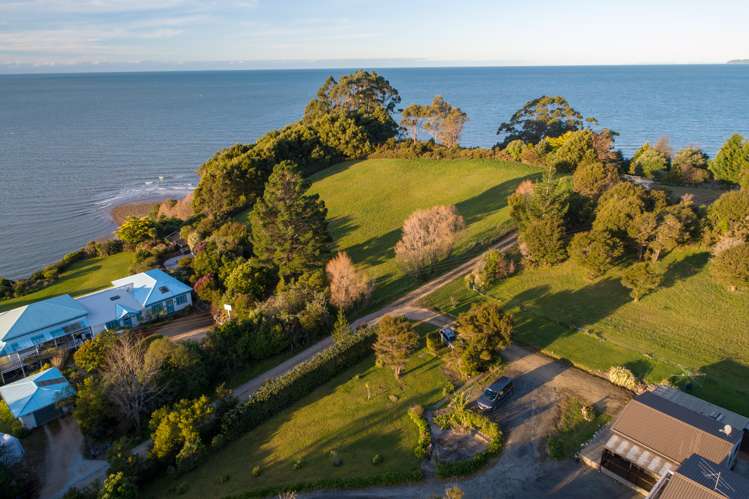 82 Lookout Road Parapara_8