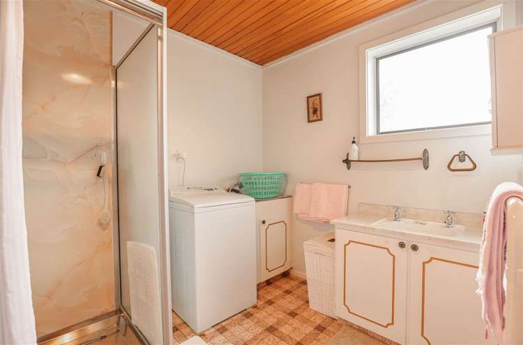 13 Burton Place Owhata_12