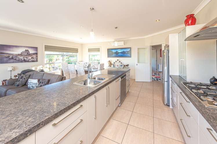 4 Lithgow Drive Otamatea_4