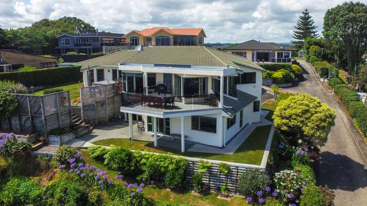 16a Burns Street Westown_20