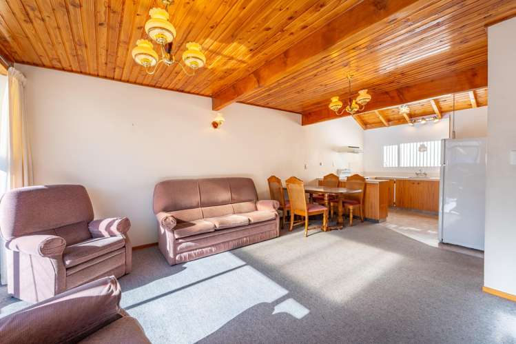 2/109A North Street Seaview_2