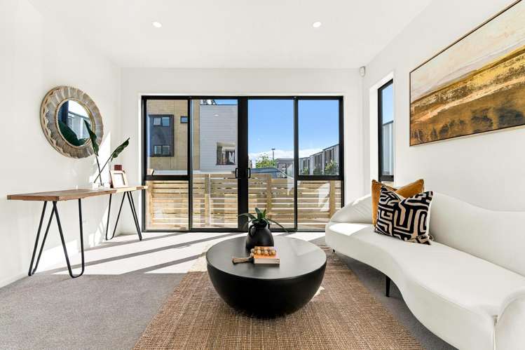 2 Falcon Crescent Hobsonville_1