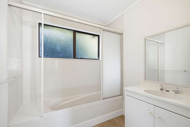 48 Cardiff Crescent Cannons Creek_9