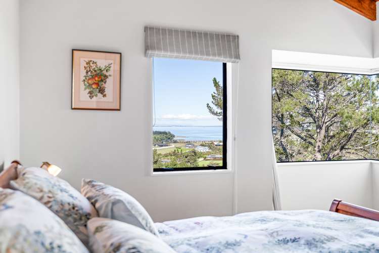 8 Clayden Drive Gulf Harbour_15