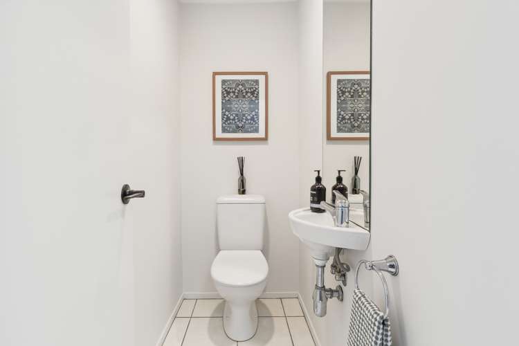 4/9 Broderick Road Johnsonville_14