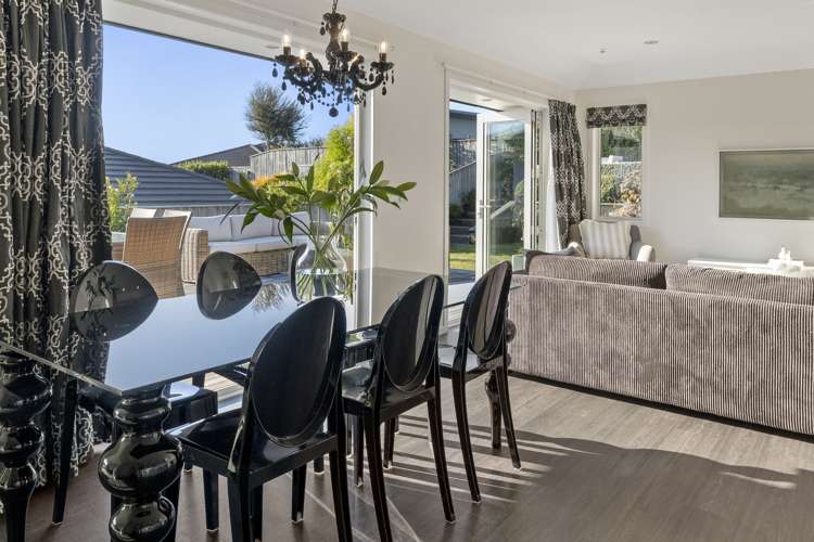 90 Washbourn Drive Richmond_17