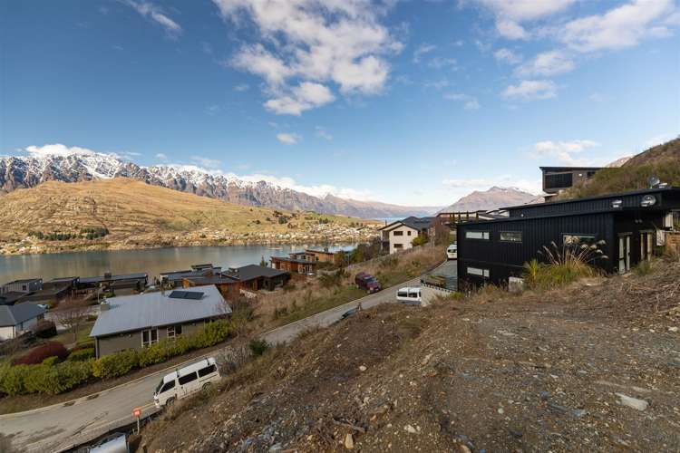12 Saint Peters Place Queenstown_10