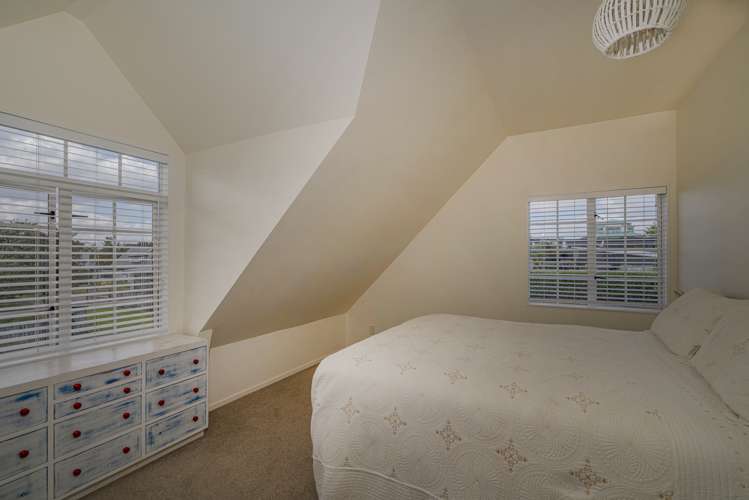 15 Ajax Head Pauanui_11