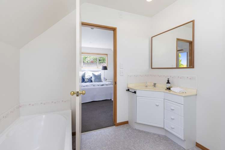 4 Hurunui Street Cracroft_22