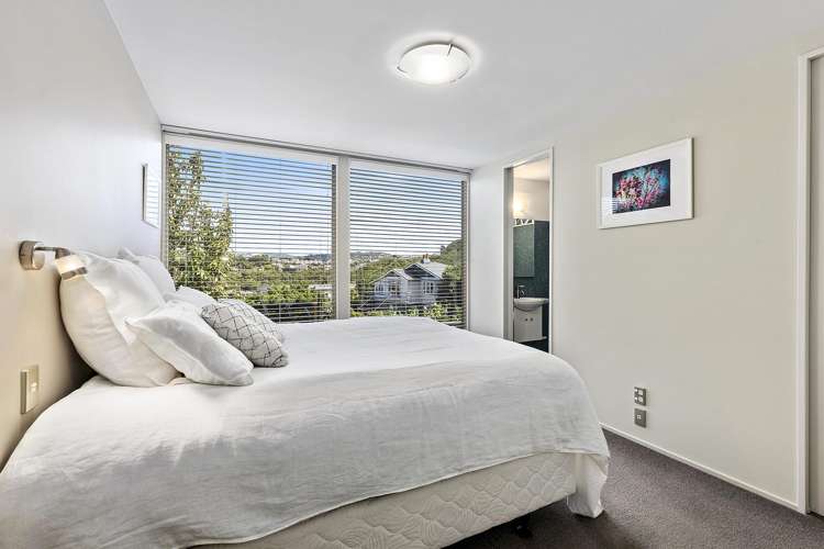 121 Nevay Road Miramar_12