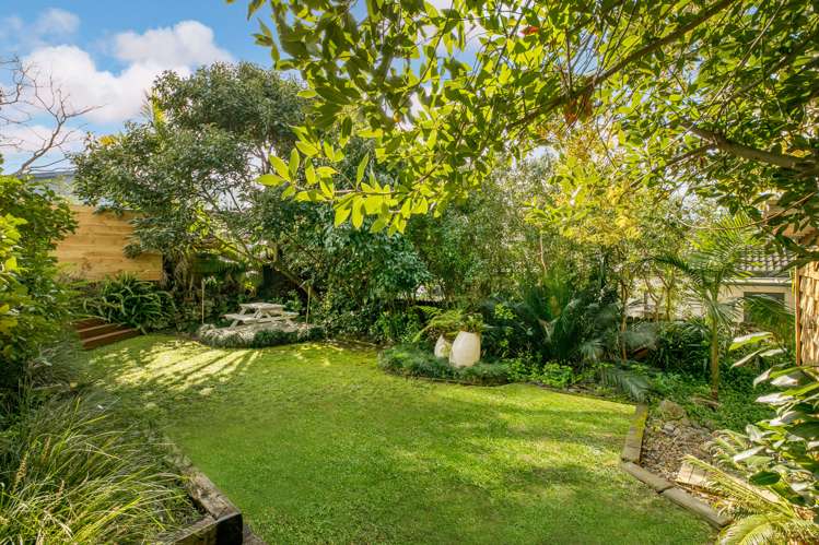 8 Challinor Crescent Mount Albert_15