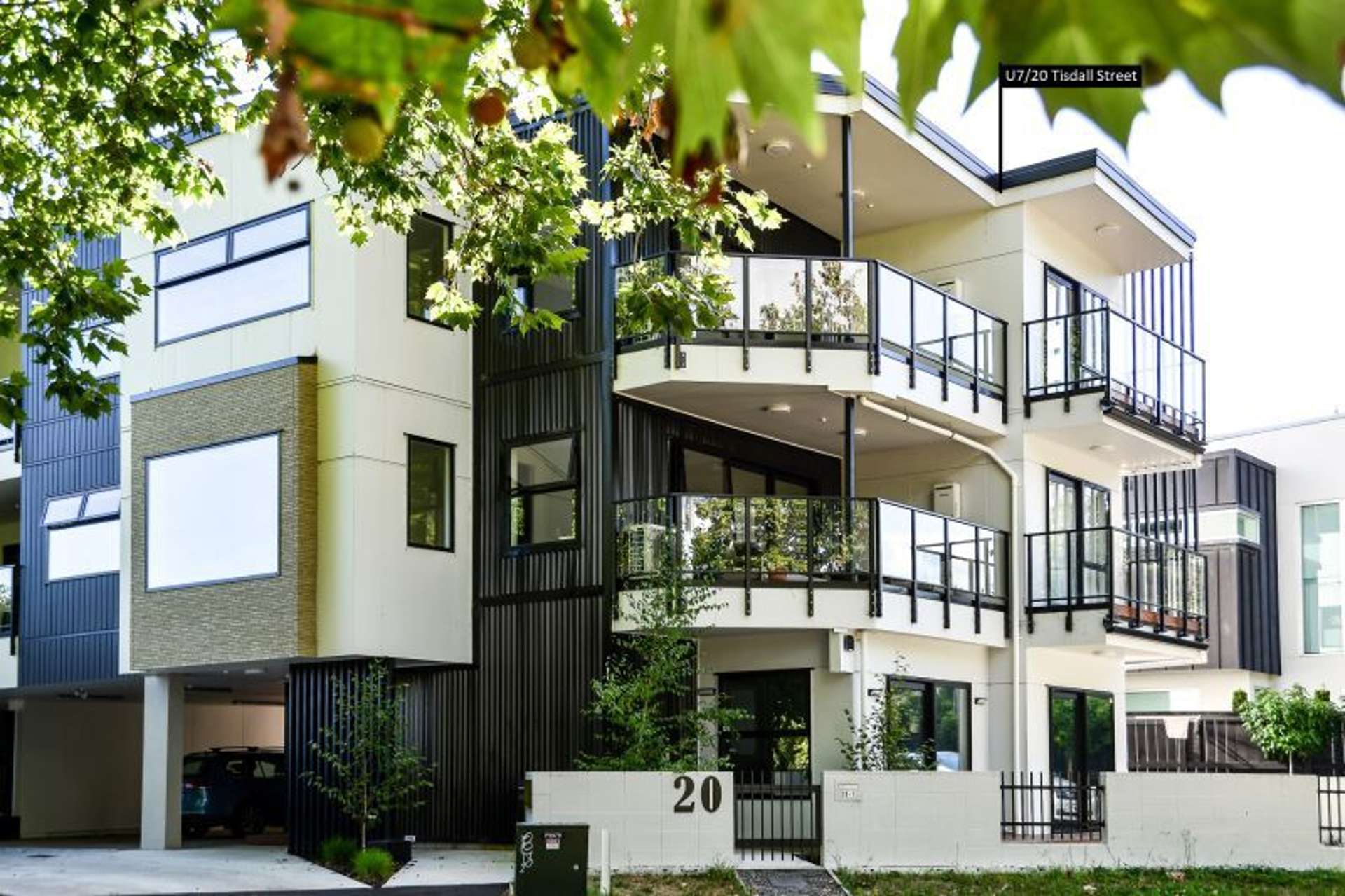 7/20 Tisdall Street Hamilton Central_0