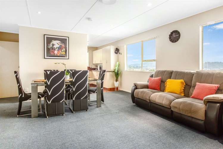 88 Arahura Crescent Waitangirua_6