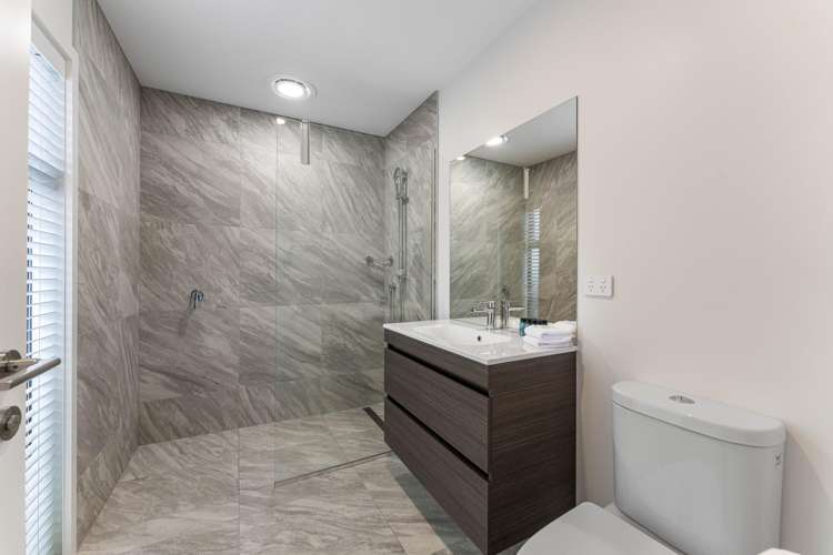 47 Charles Crescent Rainbow Point_17