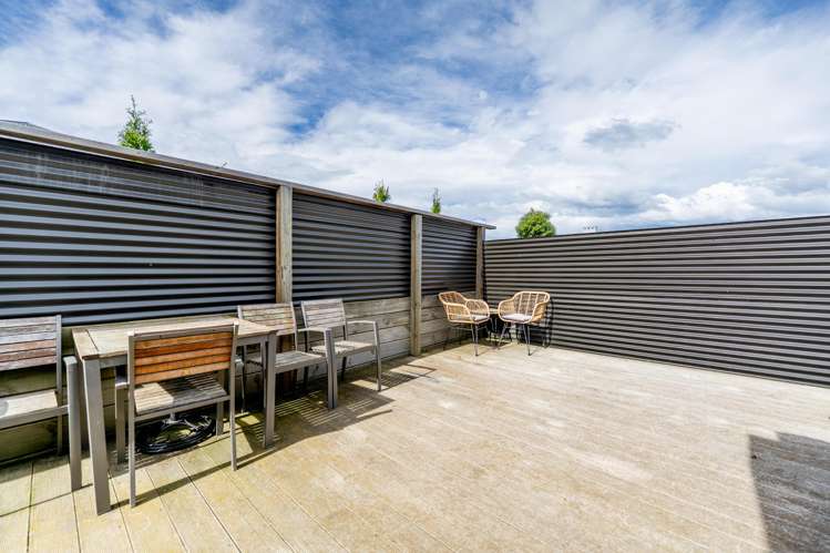 14 Memorial Avenue Parkside_9