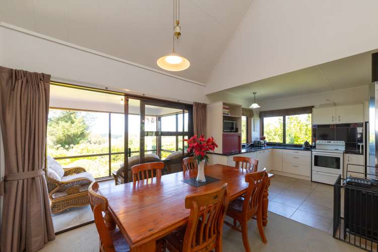 203 Fergusson Road Halcombe_5