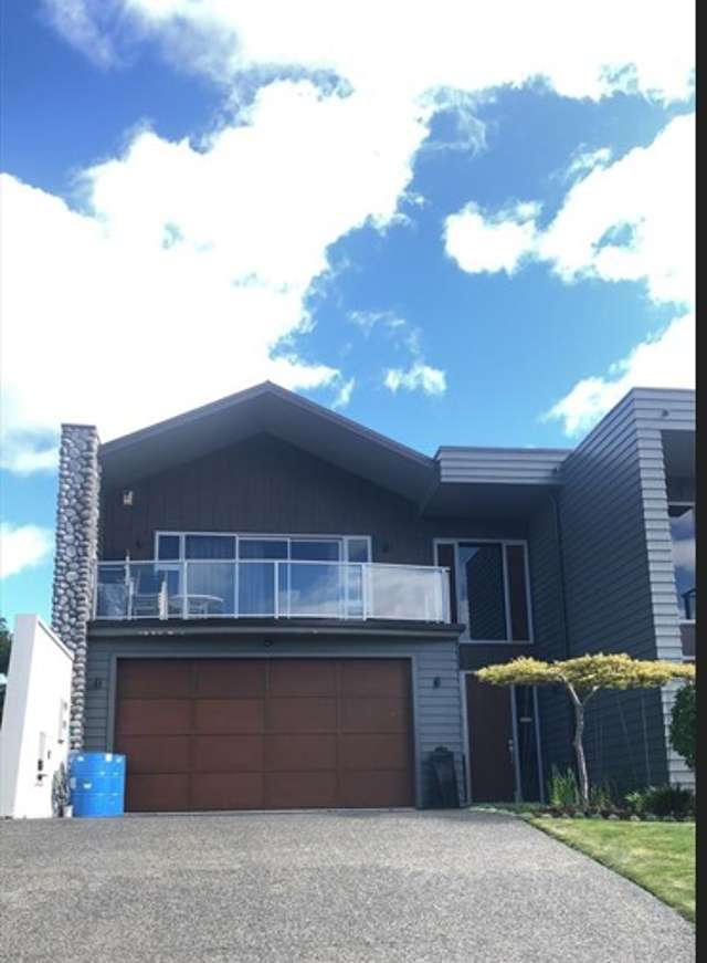 Lovely 3-bedroom home in Acacia Bay