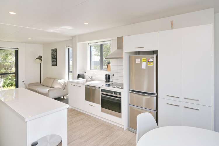 6/14 Buffon Street Waltham_3