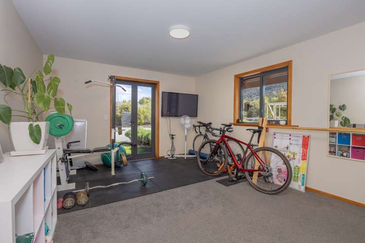 902 Aubrey Road Albert Town_12